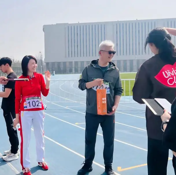 黑白体育APP下载