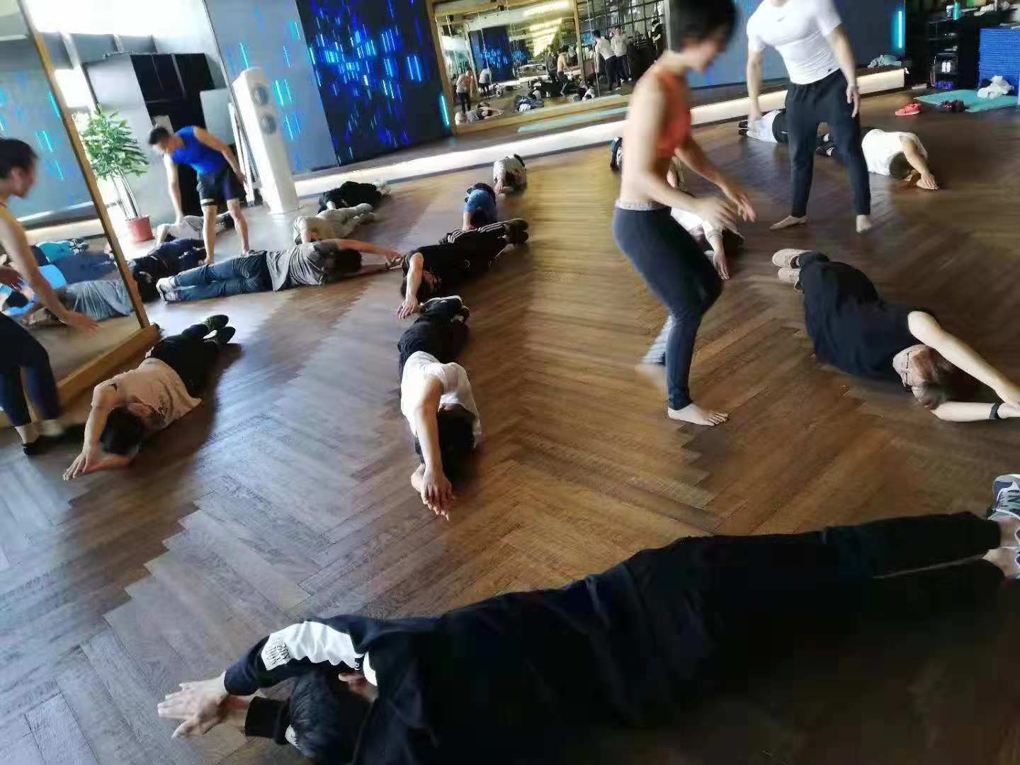 黑白体育安全通道